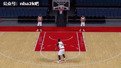 《NBA 2K19》如何单手持球虚晃上篮?