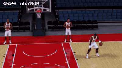 《NBA 2K19》如何单手持球虚晃上篮?