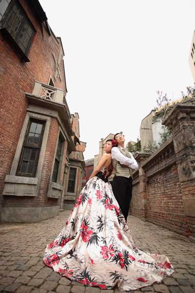 Photoshop教程:制作仿V2视觉的婚纱照