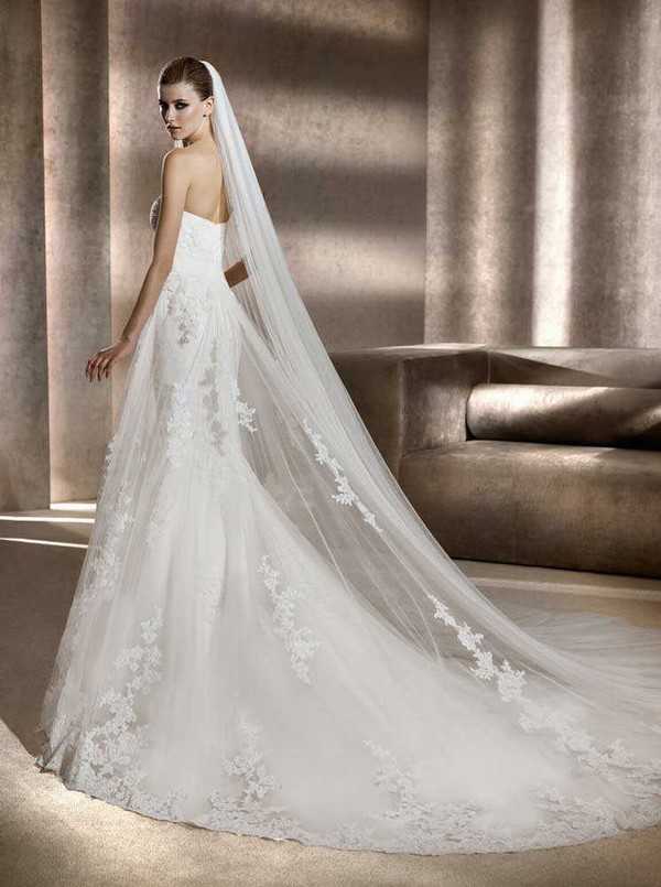 ps如何完美抠出室内背景杂乱的大气婚纱照片?